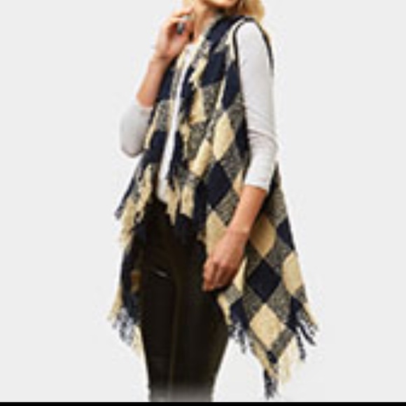 ✨LAST ONE✨Gorgeous fringe trim plaid vest - Picture 2 of 5